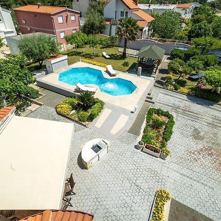 Villa Lulic Вир Екстериор снимка