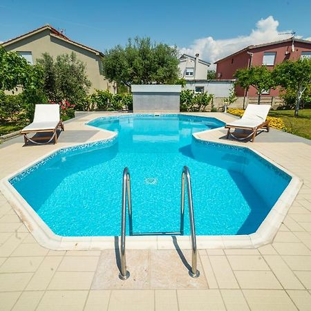 Villa Lulic Вир Екстериор снимка