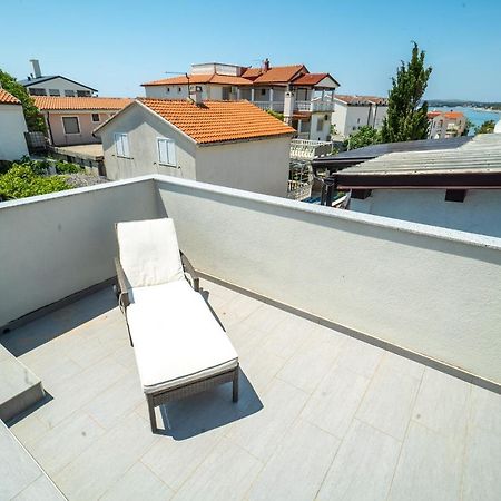 Villa Lulic Вир Екстериор снимка