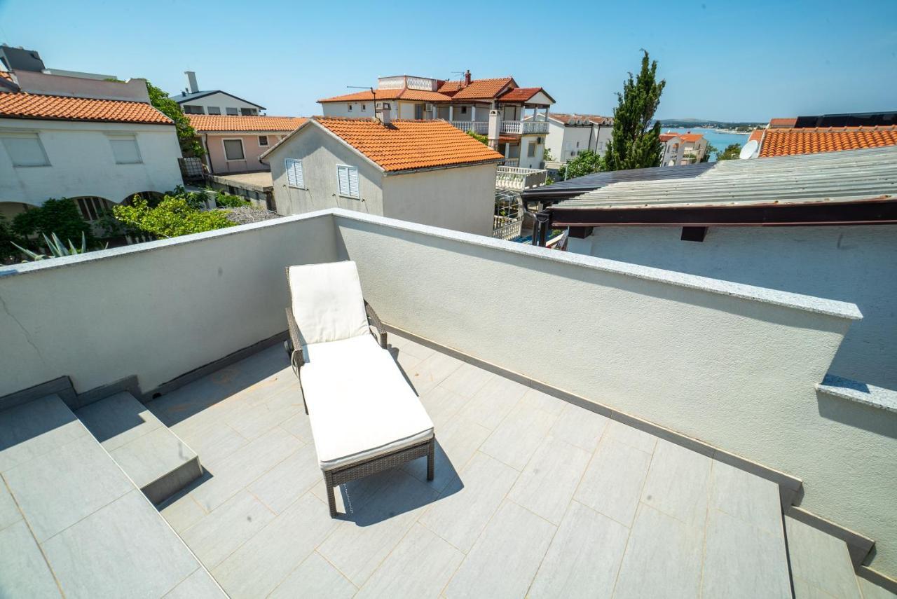 Villa Lulic Вир Екстериор снимка