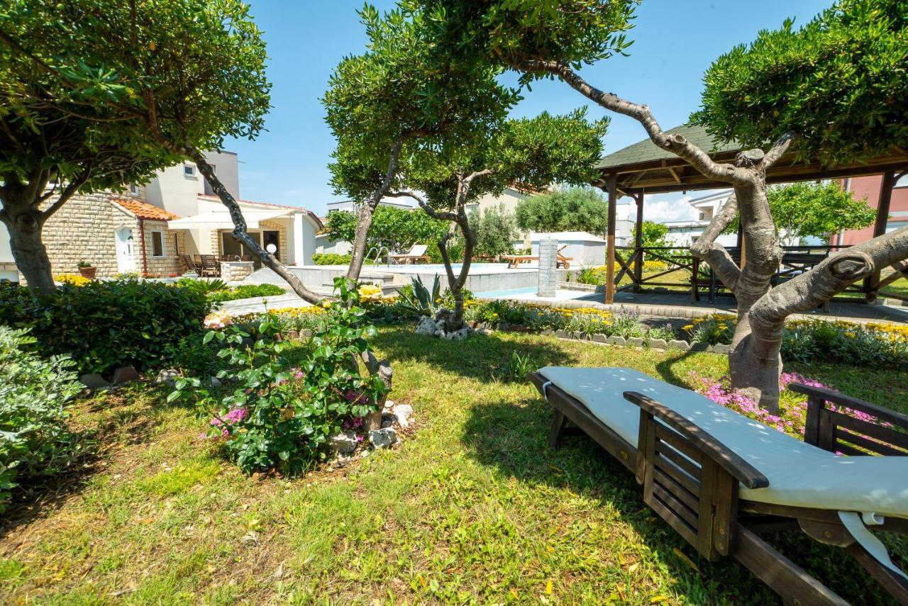 Villa Lulic Вир Екстериор снимка