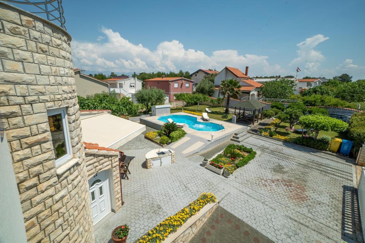 Villa Lulic Вир Екстериор снимка
