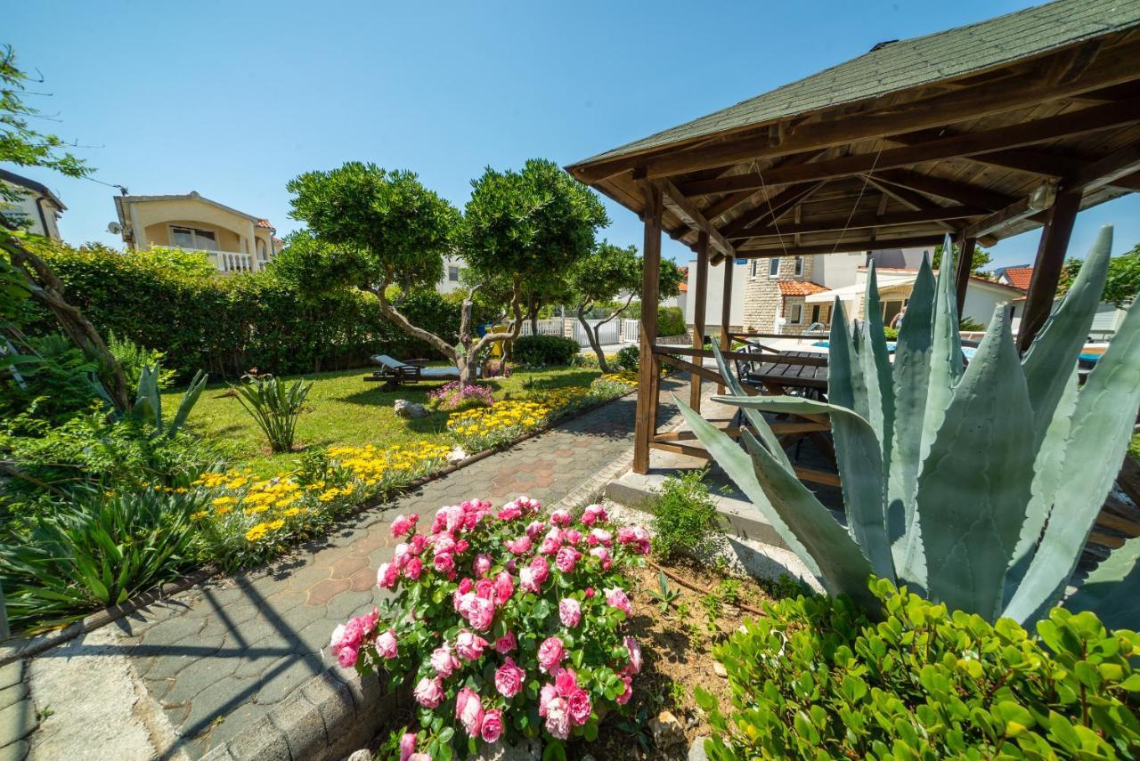 Villa Lulic Вир Екстериор снимка