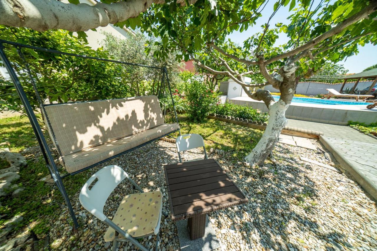 Villa Lulic Вир Екстериор снимка