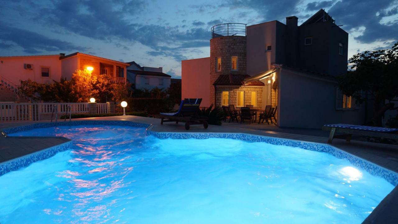 Villa Lulic Вир Екстериор снимка