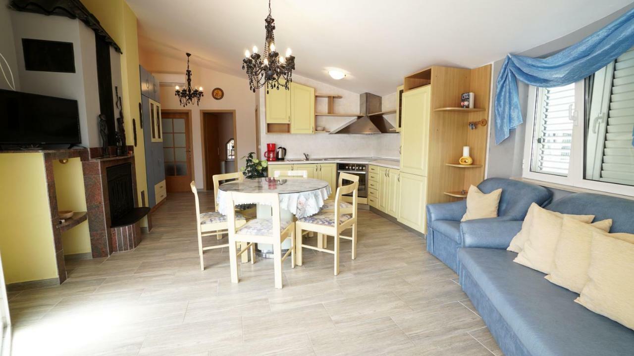 Villa Lulic Вир Екстериор снимка