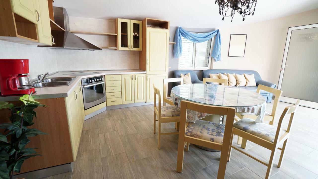Villa Lulic Вир Екстериор снимка