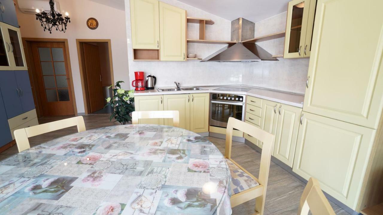 Villa Lulic Вир Екстериор снимка